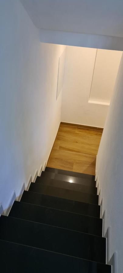The Modern Cave Lodge Stuttgart Exterior foto